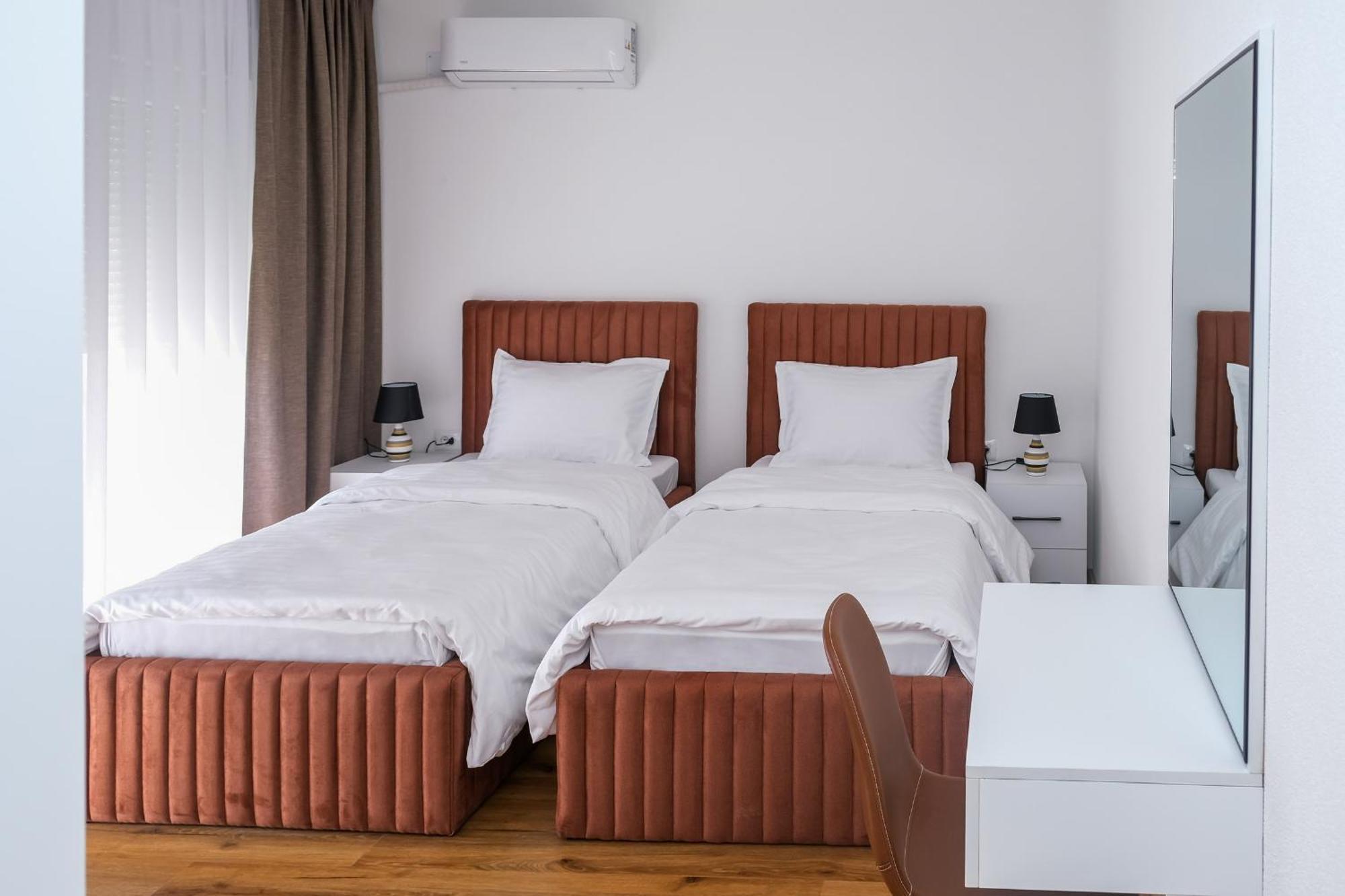 Nest Apartments Gjakova Eksteriør billede