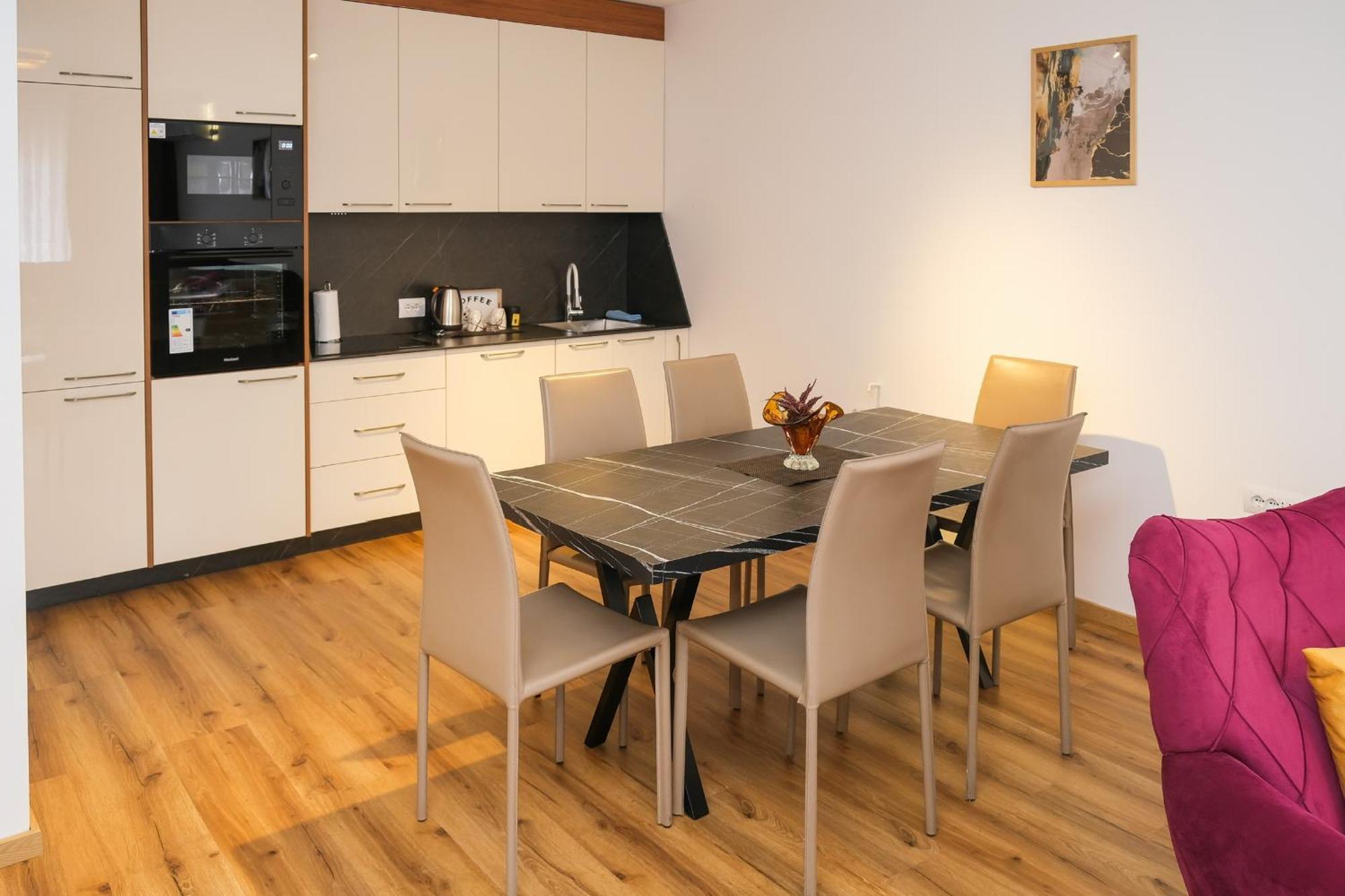 Nest Apartments Gjakova Eksteriør billede